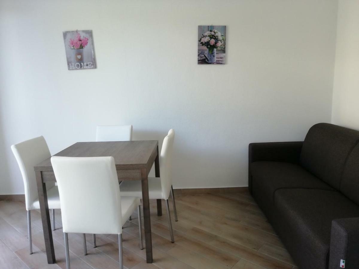 Appartamenti Mareblu Badesi Exterior foto